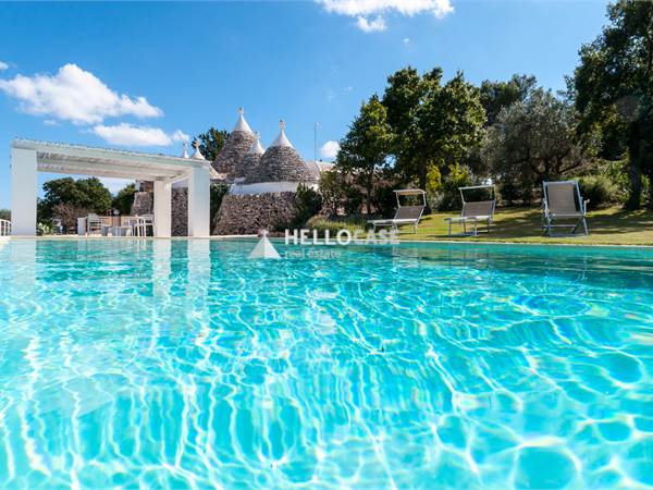 Trullo con Piscina a Ceglie Messapica