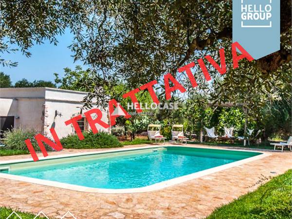Trulli con piscina e dependance nella Valle d’Itria – autentico fascino pugliese